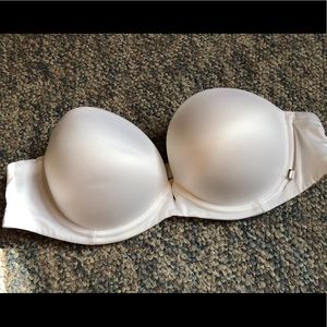 Victoria’s Secret White Strapless Bra